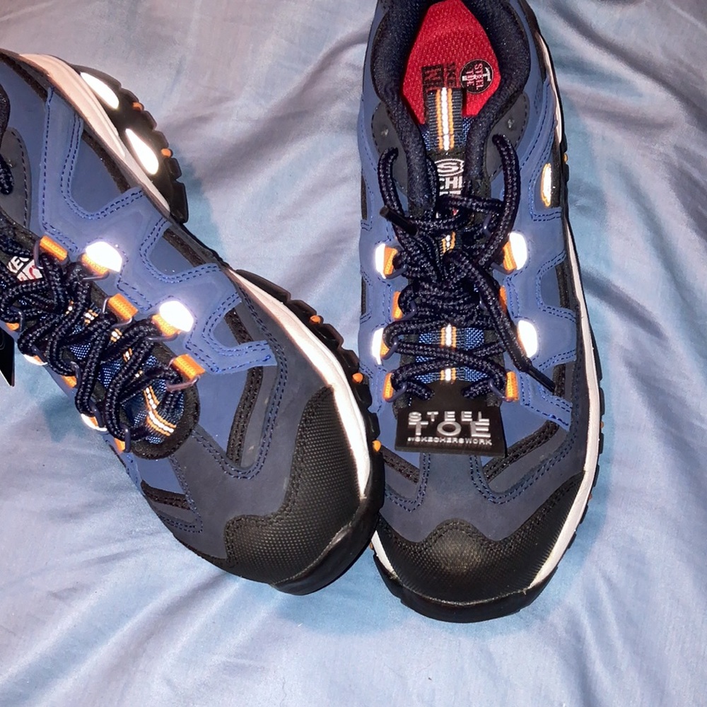 Skechers Steel Toe Athletic Ladies Shoes NEW 6